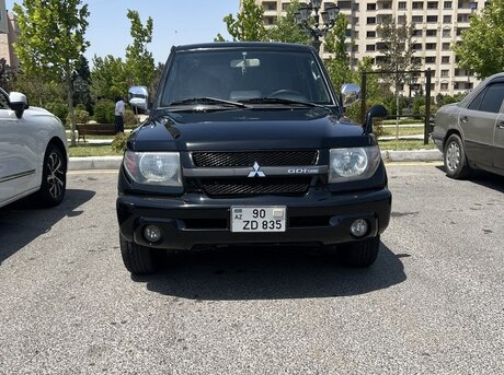 Mitsubishi Pajero io