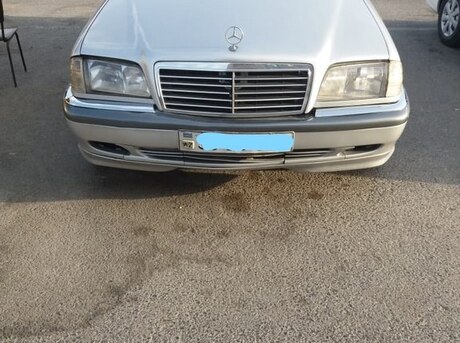 Mercedes C 180