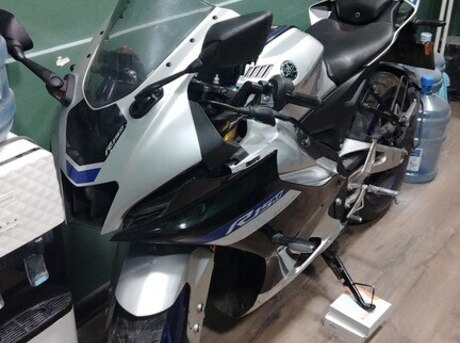 Yamaha R15M
