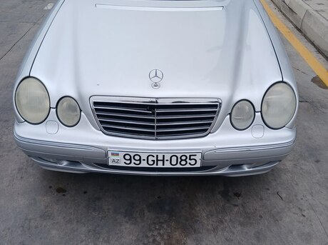 Mercedes E 240