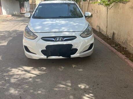 Hyundai Accent 2012