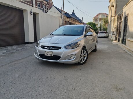 Hyundai Accent 2012