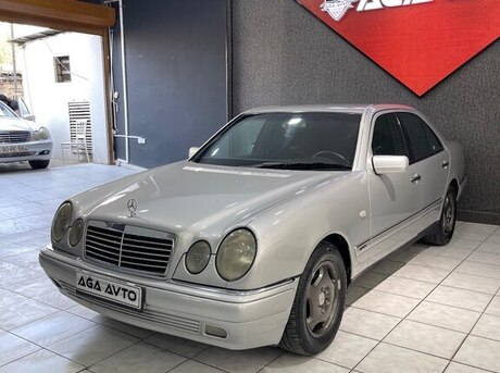 Mercedes E 200