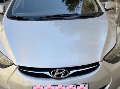 Hyundai Elantra 2012