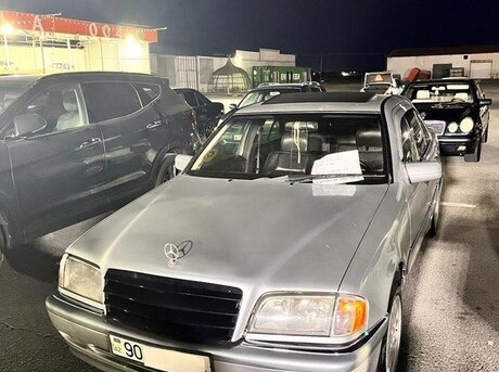 Mercedes C 230