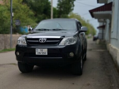 Toyota Fortuner 2005