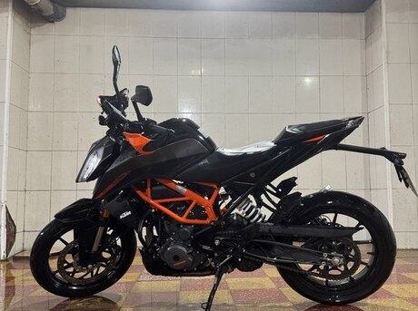 KTM 390 Duke