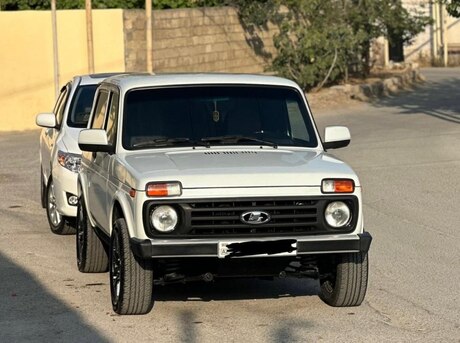 LADA (VAZ) Niva 2012