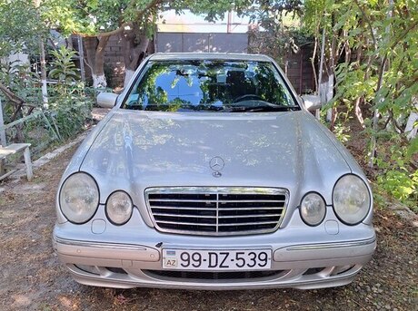 Mercedes E 240 2001