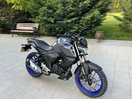 Yamaha FZ-S FI Deluxe