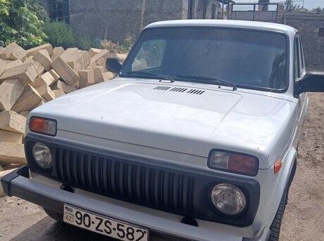 LADA (VAZ) Niva 2015