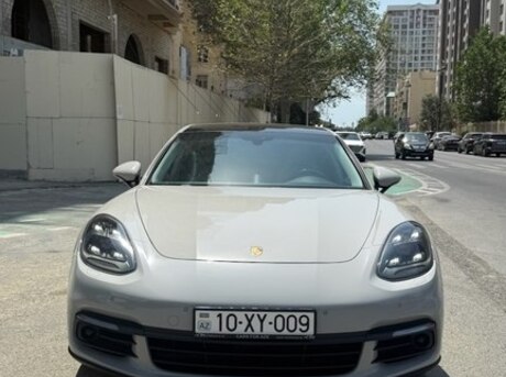 Porsche Panamera 4S 2017