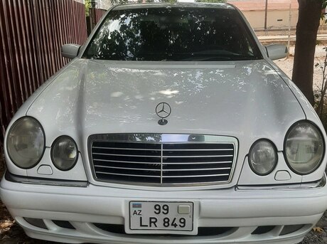 Mercedes E 240 1999