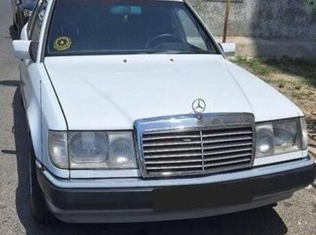 Mercedes E 250 1990