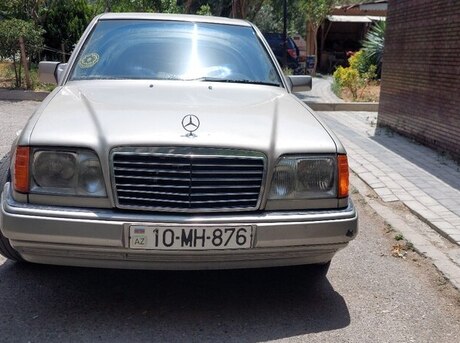 Mercedes E 200
