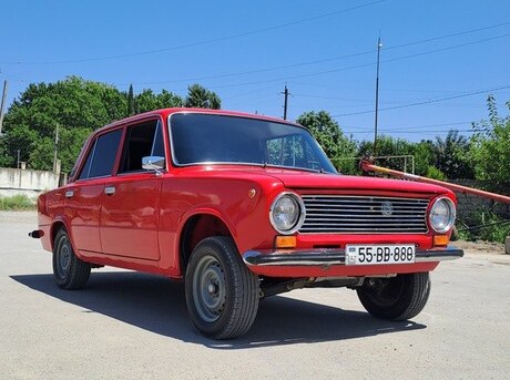 LADA (VAZ) 21011 1983
