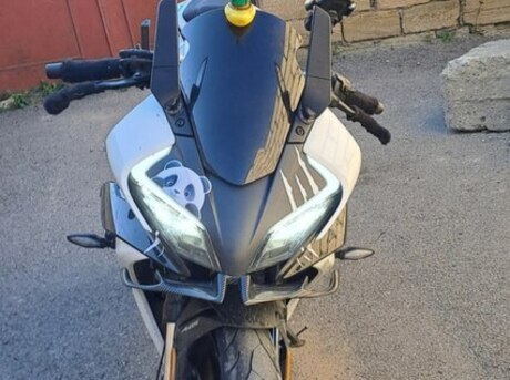 CFMOTO 300 SR-S