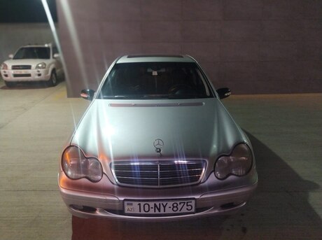 Mercedes C 200