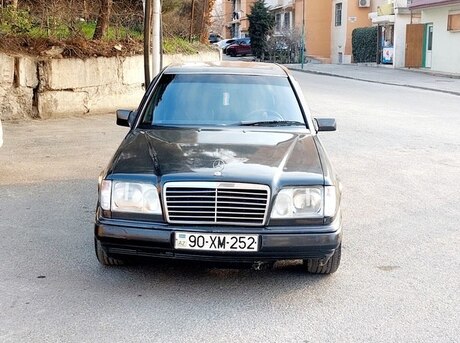 Mercedes E 220