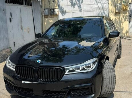 BMW 750 2016