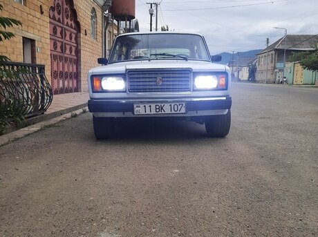 LADA (VAZ) 2107 2001