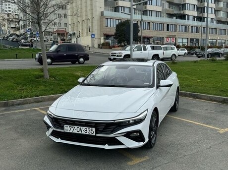 Hyundai Elantra 2024
