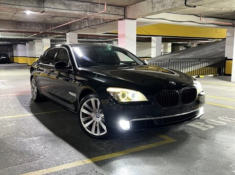 BMW 750 2009