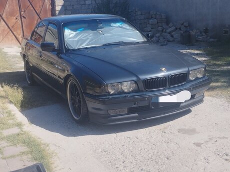 BMW 735 2000