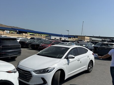 Hyundai Avante 2016