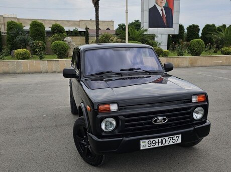 LADA (VAZ) Niva 2015