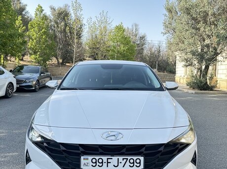 Hyundai Elantra 2022