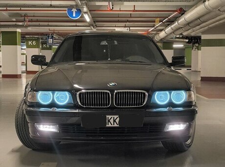 BMW 728 2000