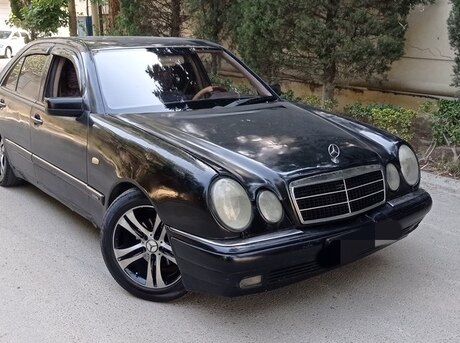Mercedes E 230
