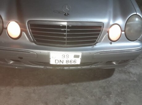 Mercedes E 220 d 2000