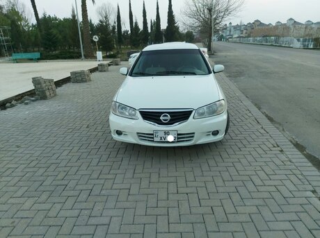 Nissan Sunny 2011