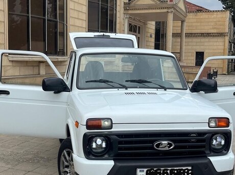 LADA (VAZ) Niva 2013