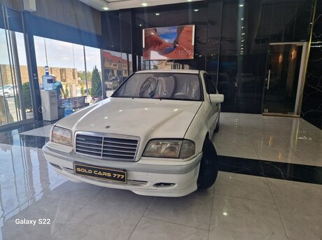 Mercedes C 180