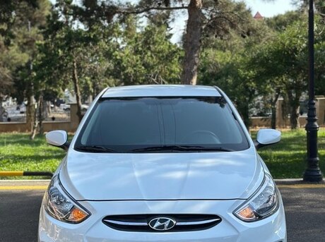 Hyundai Accent 2015