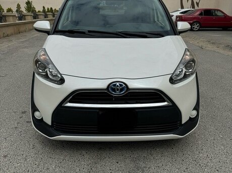Toyota Sienta 2016