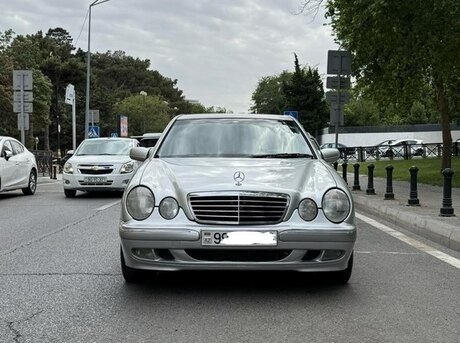 Mercedes E 220 d 2000