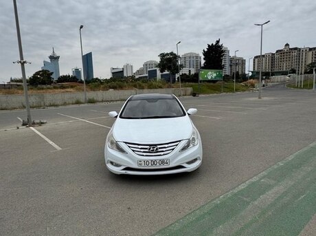 Hyundai Sonata 2010