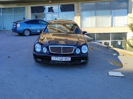 Mercedes  2001