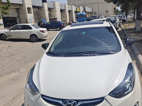 Hyundai Elantra 2012
