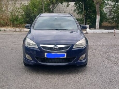 Opel Astra 2011