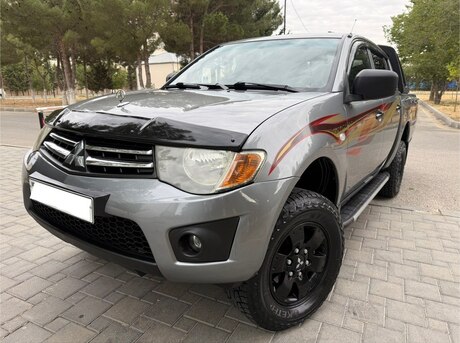 Mitsubishi L200 2015