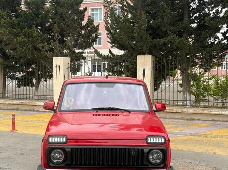 LADA (VAZ) Niva 2015