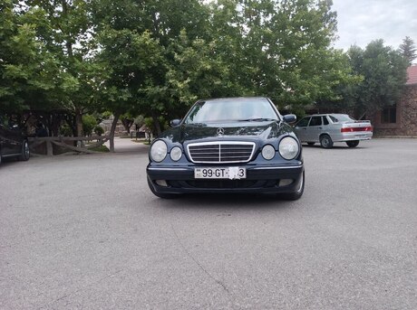 Mercedes E 270 2000