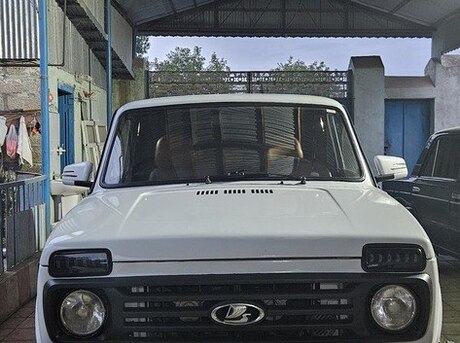 LADA (VAZ) Niva 2010