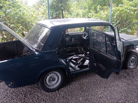 LADA (VAZ) 2107 2000