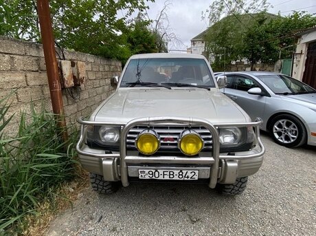 Mitsubishi Pajero 1991